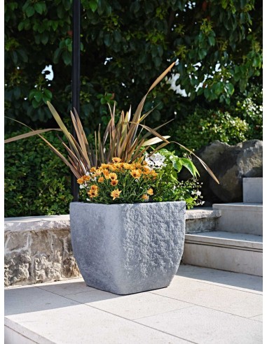 Vaso effetto pietra Lithos Grigio Pietra – ambientazione – Tera
